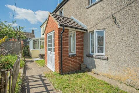 2 bedroom semi-detached house for sale