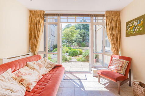 2 bedroom ground floor flat for sale