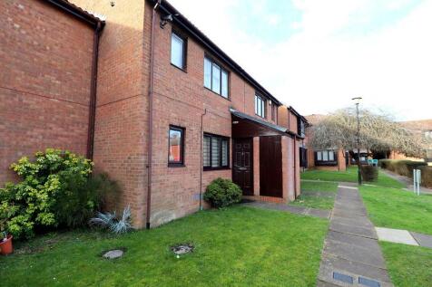 Astra Court, Round Green, Luton... 1 bed maisonette for sale