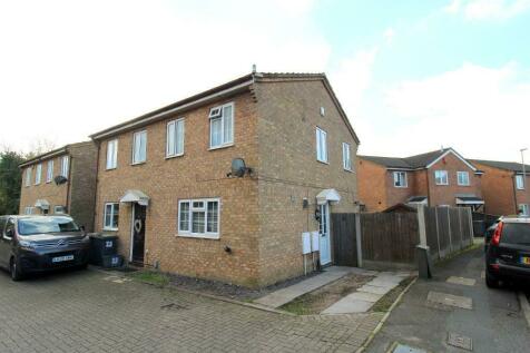 2 bedroom semi-detached house for sale