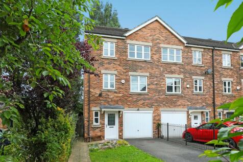 4 bedroom terraced house for sale