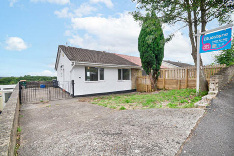 2 bedroom semi-detached bungalow for sale