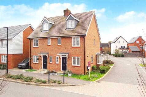 3 bedroom semi-detached house for sale