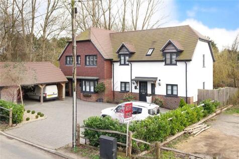 Water Lane, Angmering, West Sussex 3 bed semi