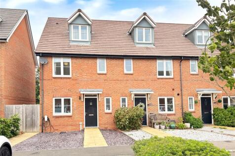 Lavender Way, Angmering, West Sussex 3 bed end of terrace house for sale