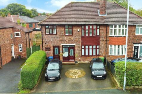 5 bedroom semi-detached house for sale