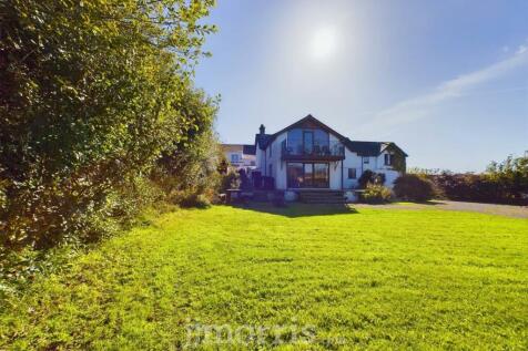 Moylegrove, Cardigan 4 bed detached house for sale