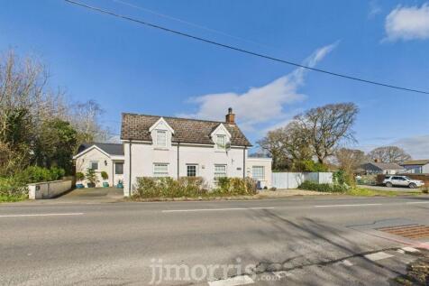 Llechryd, Cardigan 3 bed detached house for sale