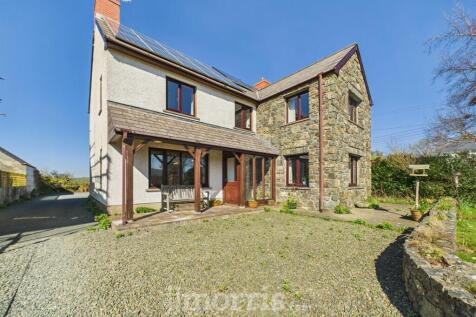 Llygad yr Haul, Dinas Cross 4 bed detached house for sale