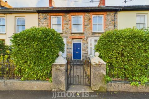 Dwyfor, 2 Bay View, Dinas Cross, Newport 4 bed terraced house for sale