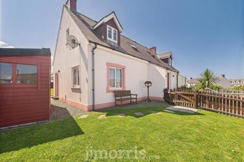 4 bedroom semi-detached bungalow for sale