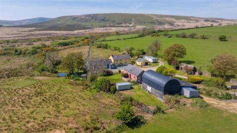 9 bedroom smallholding for sale
