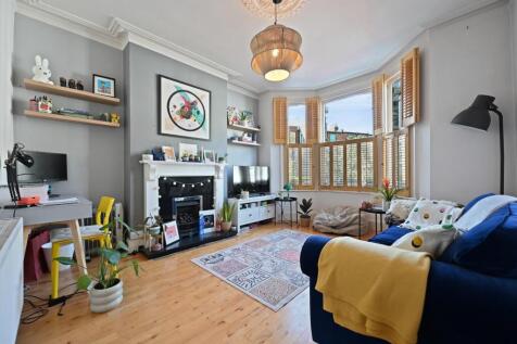 Irving Road, London W14 1 bed flat for sale