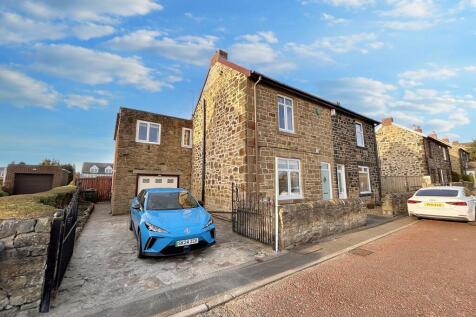 Springfield Avenue, Gateshead, Tyne... 4 bed semi