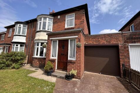 Richmond Avenue, Bill Quay... 3 bed semi