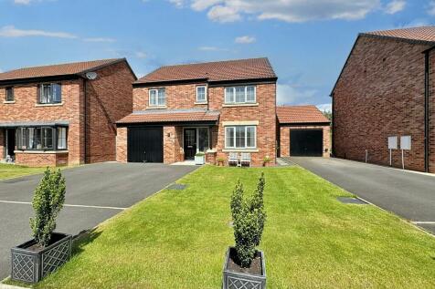 4 bedroom detached house for sale