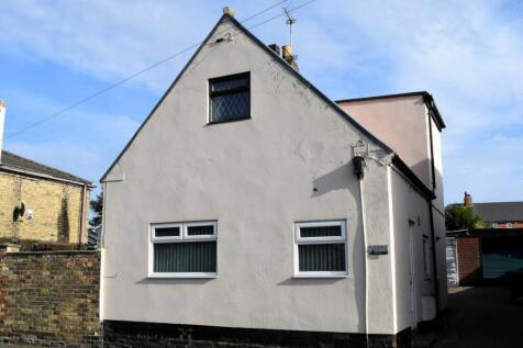 2 bedroom detached house for sale