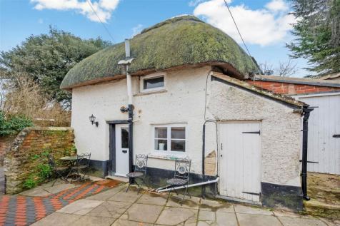 1 bedroom detached house for sale