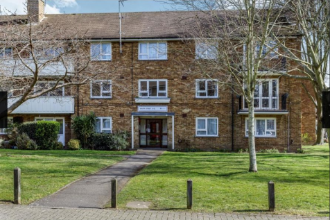 South Street, Southsea, Hampshire... 3 bed apartment for sale