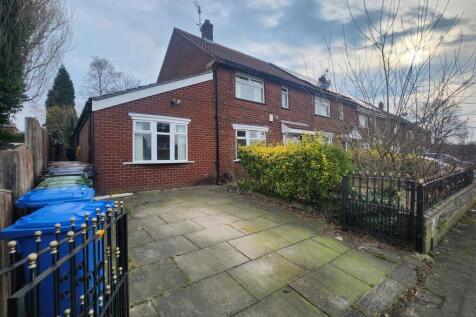 4 bedroom semi-detached house for sale