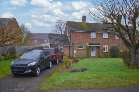 Swinderby Road, Collingham, Newark... 3 bed semi