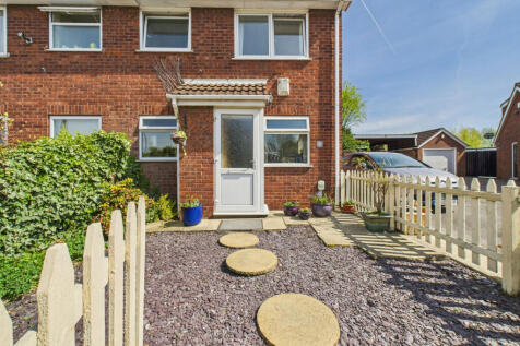 1 bedroom end of terrace house for sale