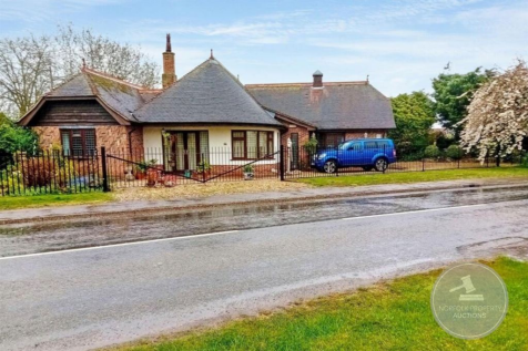 66 Station Road, Long Sutton... 4 bed bungalow for sale