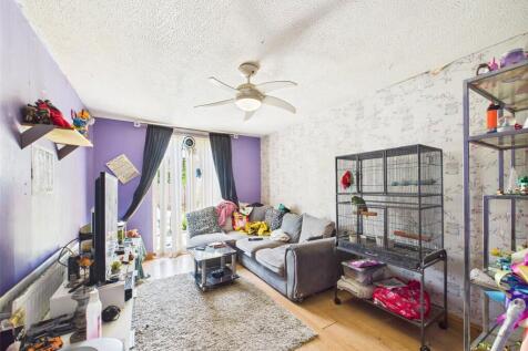 Stonelea, Windmill Hill, Runcorn... 2 bed mews for sale