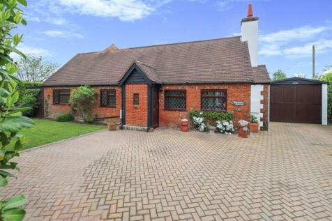 Park Road, Hellingly 3 bed detached bungalow for sale