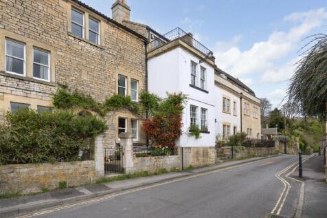 2 bedroom maisonette for sale