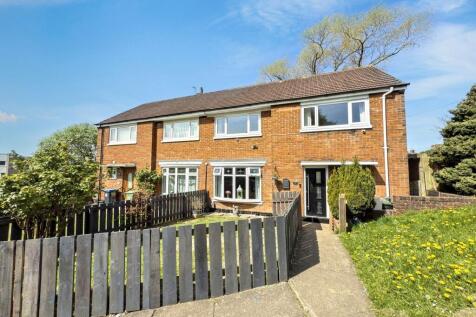 Kirkstone Avenue, Peterlee, Durham... 4 bed semi