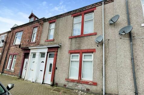 Dacre Street, Laygate, South Shields... 2 bed ground floor flat for sale