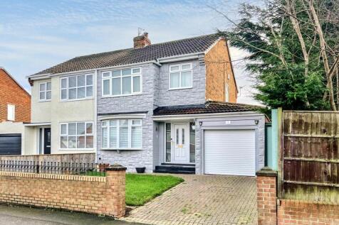 3 bedroom semi-detached house for sale