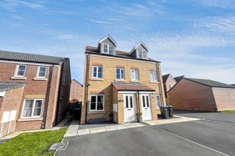 Acorn Drive, Acklam, Middlesbrough... 3 bed semi
