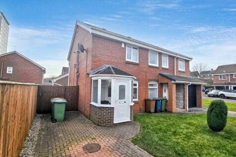 Piccadilly, Gilly Law, Sunderland... 2 bed terraced house for sale
