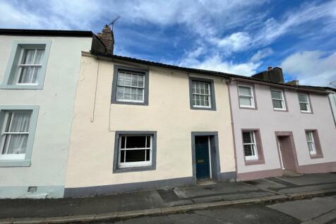 Kirkgate, Cockermouth CA13 2 bed terraced house for sale