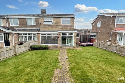 3 bedroom semi-detached house for sale