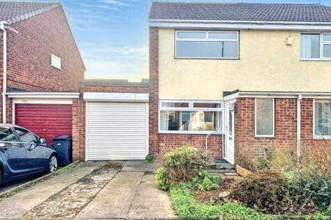 2 bedroom semi-detached house for sale