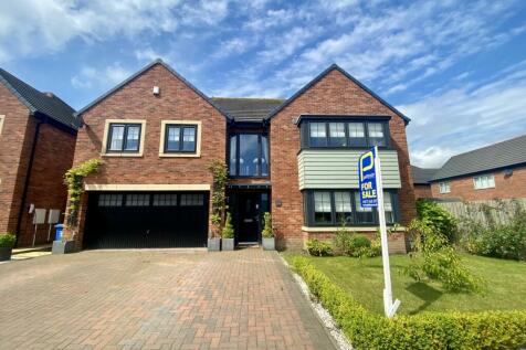 4 bedroom detached house for sale