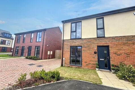 Stable Road, Willow Farm... 3 bed semi