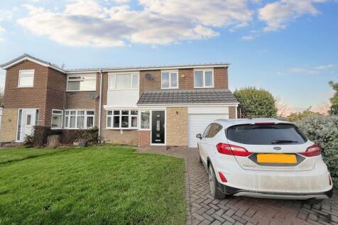 5 bedroom semi-detached house for sale