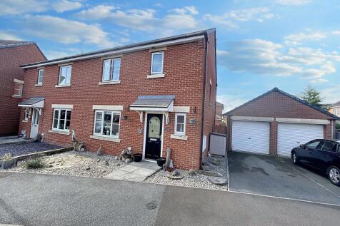 Roxburgh Close, Seaton Delaval... 3 bed semi