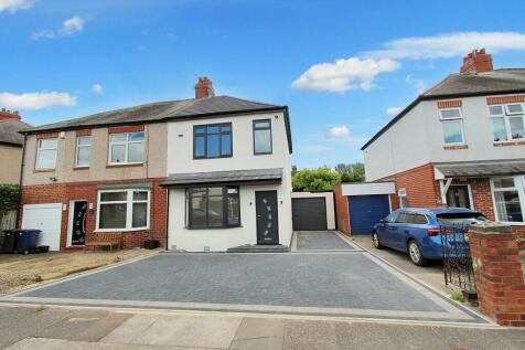 2 bedroom semi-detached house for sale