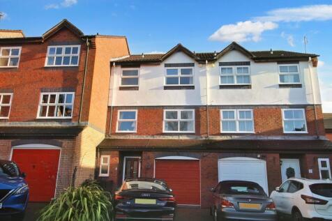 4 bedroom town house for sale