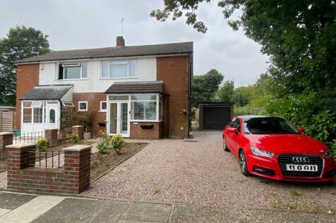 3 bedroom semi-detached house for sale