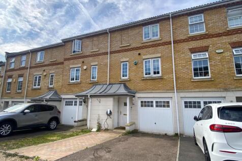 3 bedroom terraced house for sale