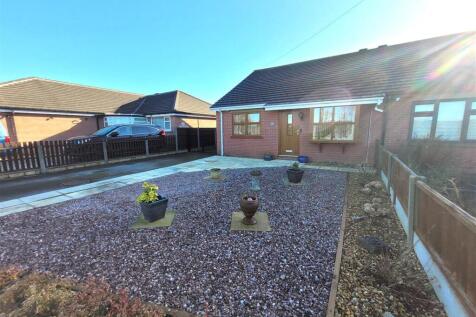 2 bedroom semi-detached bungalow for sale