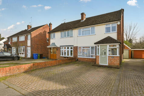 Brookfield Road, Aldershot, GU12 3 bed semi