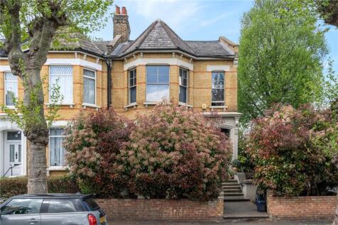 Mildenhall Road, London, E5 5 bed end of terrace house for sale