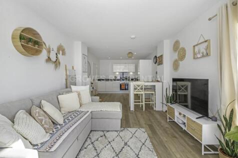 Kingston Road, New Malden 1 bed flat for sale